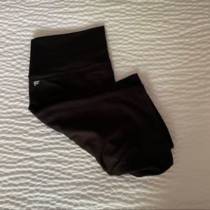 Fabletics Powerhold High- Waisted Bike shorts 7”